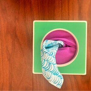 EUC Lovevery Magic Tissue Box with 6 Magic Linkable Tissues